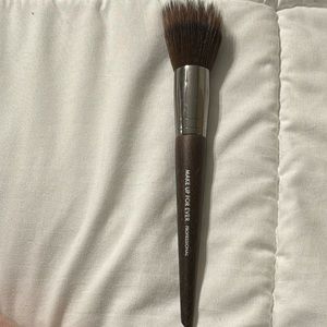MAKEUP FOREVER 122 Brush